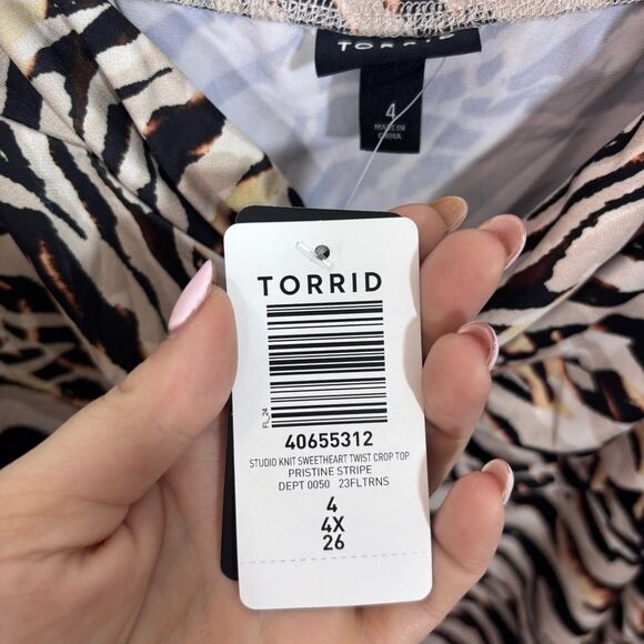 Torrid Studio Knit Sweetheart Twist Crop Top NEW size 4/4X Pristine Stripe Zebra - Picture 13 of 16